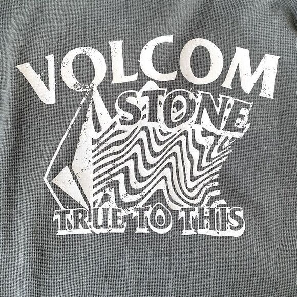Grey Volcom Thermal Waffle Knit Long Sleeve Shirt w/graphic print - Picture 2 of 7